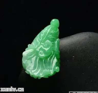 翡翠白菜属于哪种翡翠详解翡翠白菜的种类与特性
