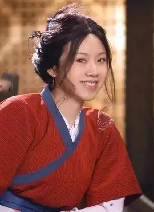 逆袭成功闫妮整容成功年轻十岁
