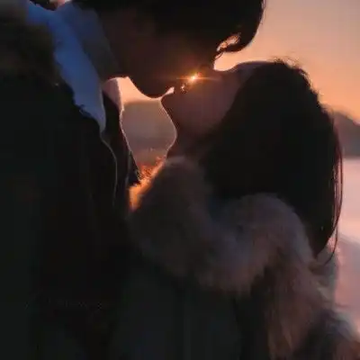 又酷又浪漫又宠溺的情侣头像
