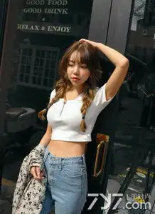 露脐装搭配图片撩人指数爆棚
