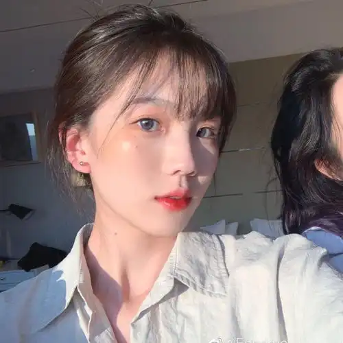 真人闺蜜头像让我有从一而终的憧憬和随时奉陪的热情的人是你
