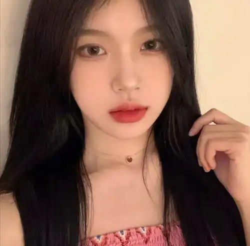 招桃花温柔小众真人女生头像323

