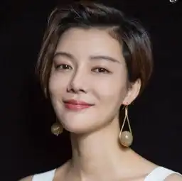 她是邓超前妻与煤老板离婚分3亿分手费,35岁再复出女王归来
