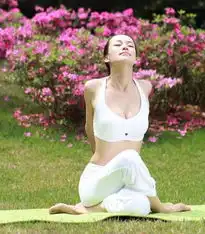 中国最美瑜伽教母母其弥雅
