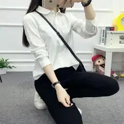 烂大街的t恤别再买了,今年流行这样的白衬衫,减龄显瘦有气质
