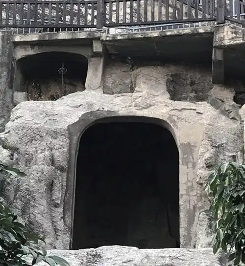 苏富比悄悄撤拍的那尊佛造像竟然是龙门石窟大佛首
