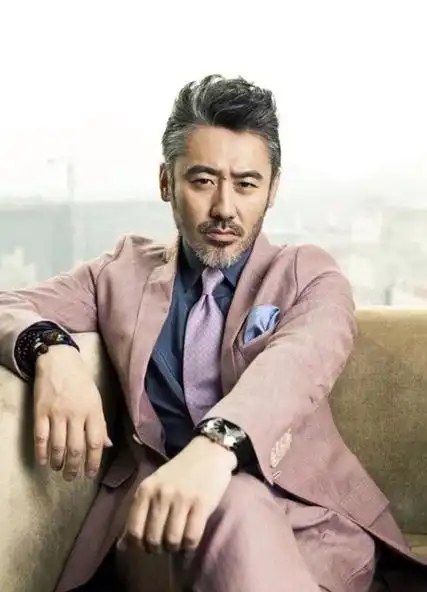 陈昱霖事件还未理清,吴秀波又杠上范冰冰,后者近照透露心情好
