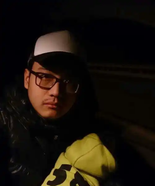 王宝强深夜离婚声明,妻子出轨竟是与经纪人宋喆
