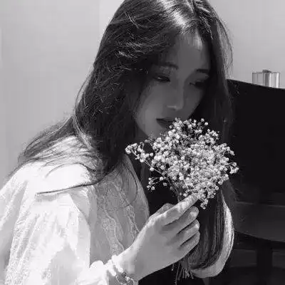 黑白头像高清女生头像
