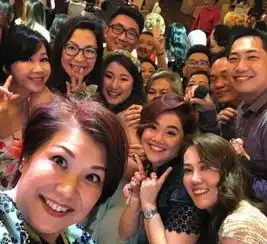 56岁东方女侠杨紫琼母女同框似姐妹网友气质独特最吸引人的就是她的英气
