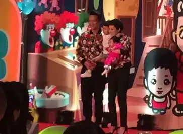 星二代温馨生日宴孙俪造卡通王国王菲热舞
