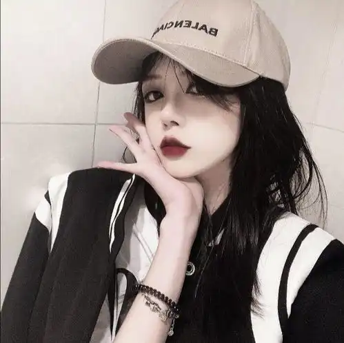 女

