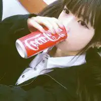 喝可乐的动漫女生头像可爱清新微信头像图片大全
