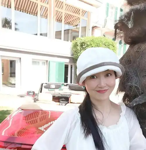 50岁四川女子,三婚带儿子闪婚60岁瑞士男子,结婚4年过的如何
